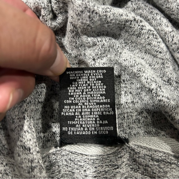 Max and Mia Womens Hoodie Heather Gray Soft Sweater Sweatshirt Size Small - Picture 5 of 6